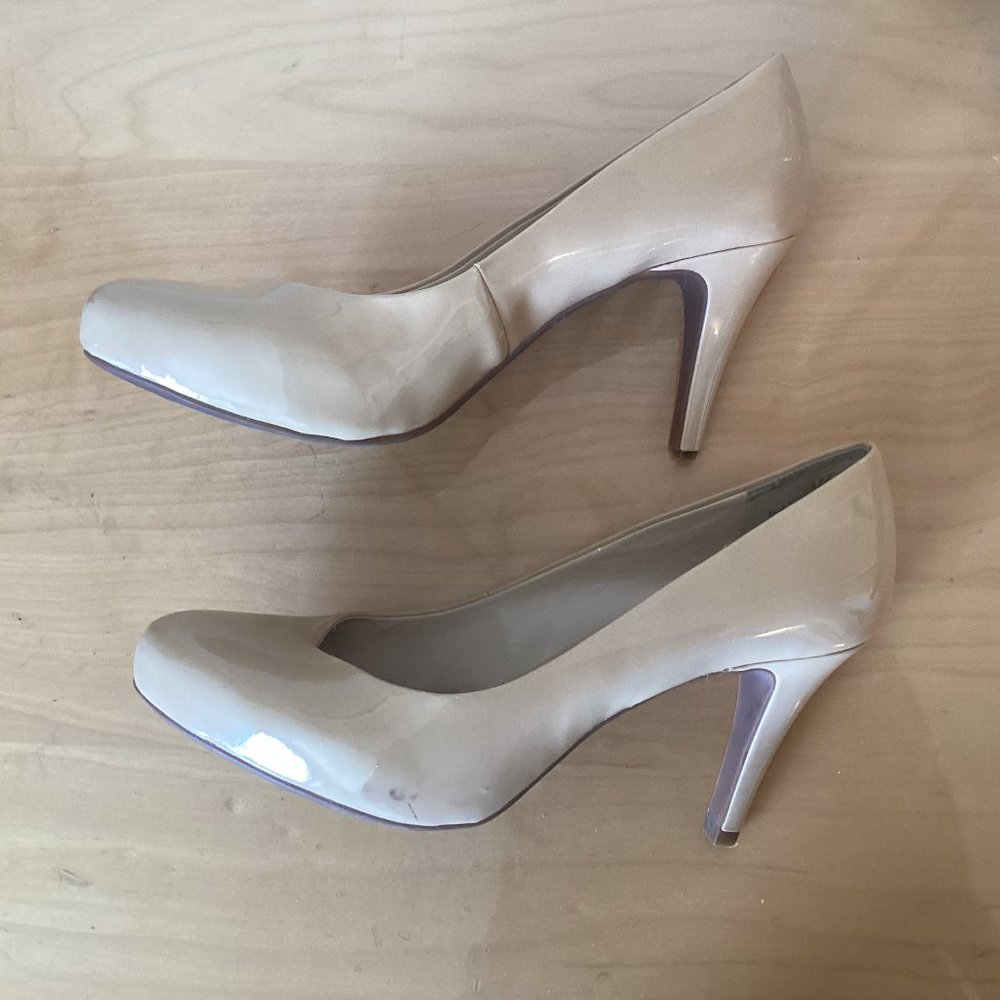 Franco Sarto Size 9 Beige Heels